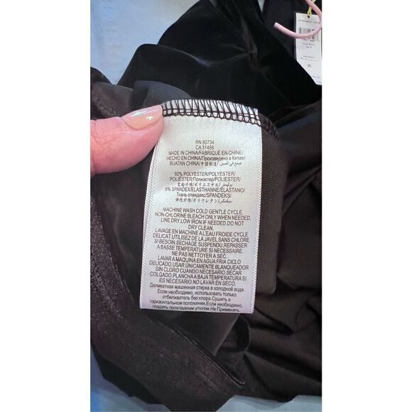 BCBGENERATION BLACK VELOUR COLD SHOULDER DRESS SIZE SMALL NEW - Picture 10 of 10